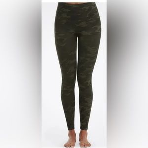 SPANX NWT Look at Me‎ Now Leggings | Green Camo | Seamless | size medium